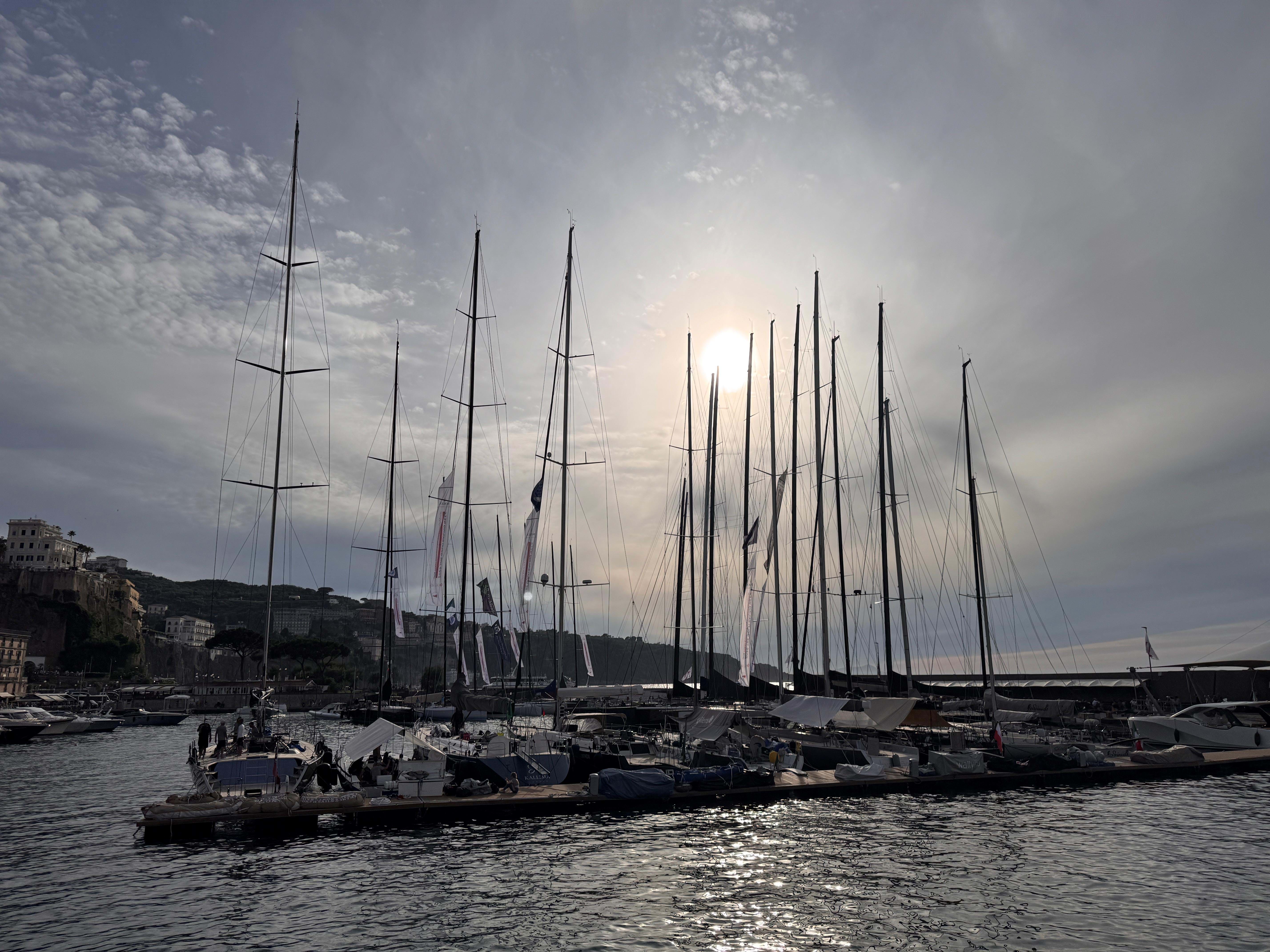 Italien Amalfikysten Sorrentohalvøen Sorrento Havn 2025 Foto Anne Vibeke Rejser (15)