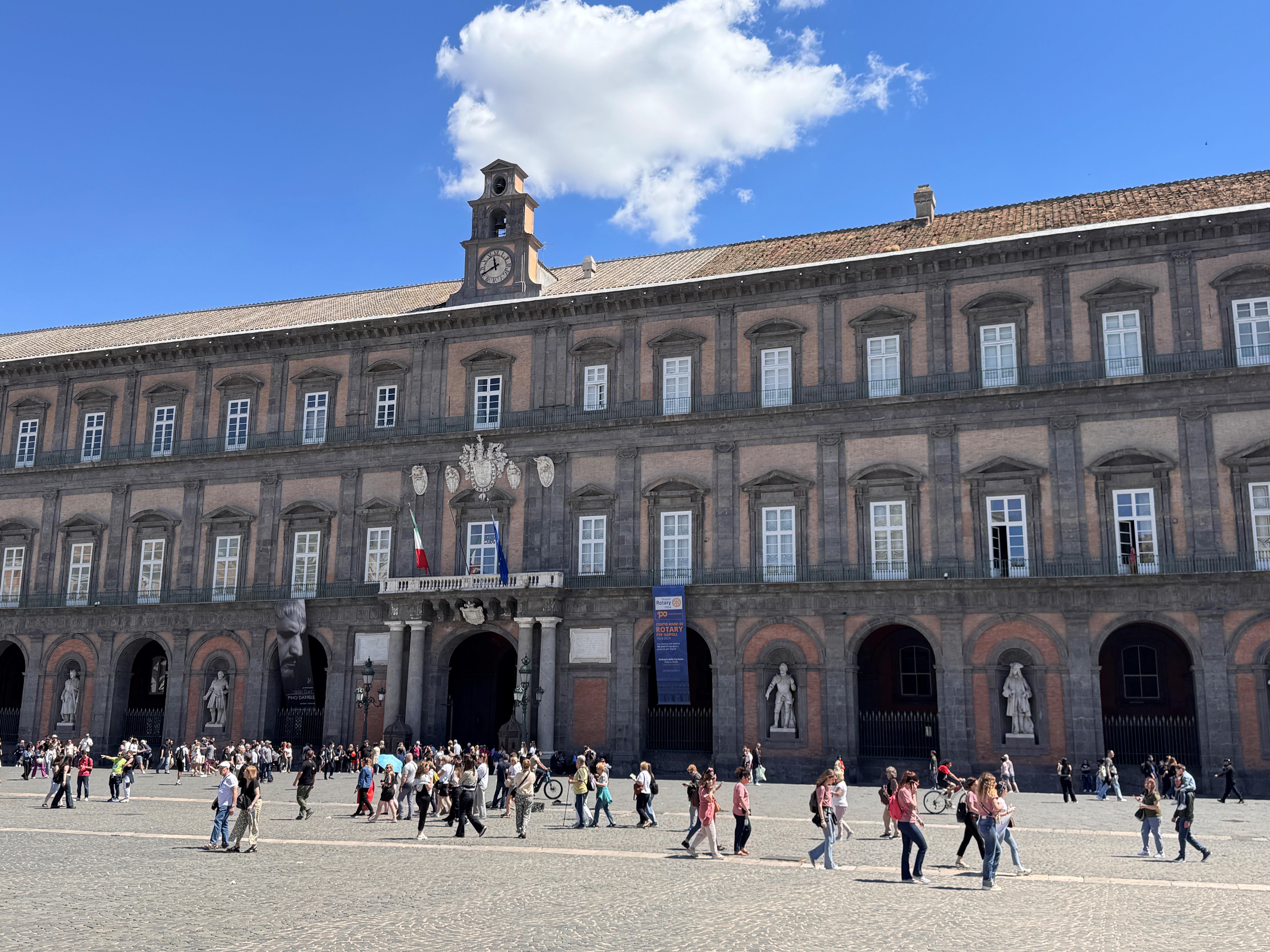 Italien Napoli Piazza Del Plebiscito Foto Anne Vibeke Rejser 2025 (2)