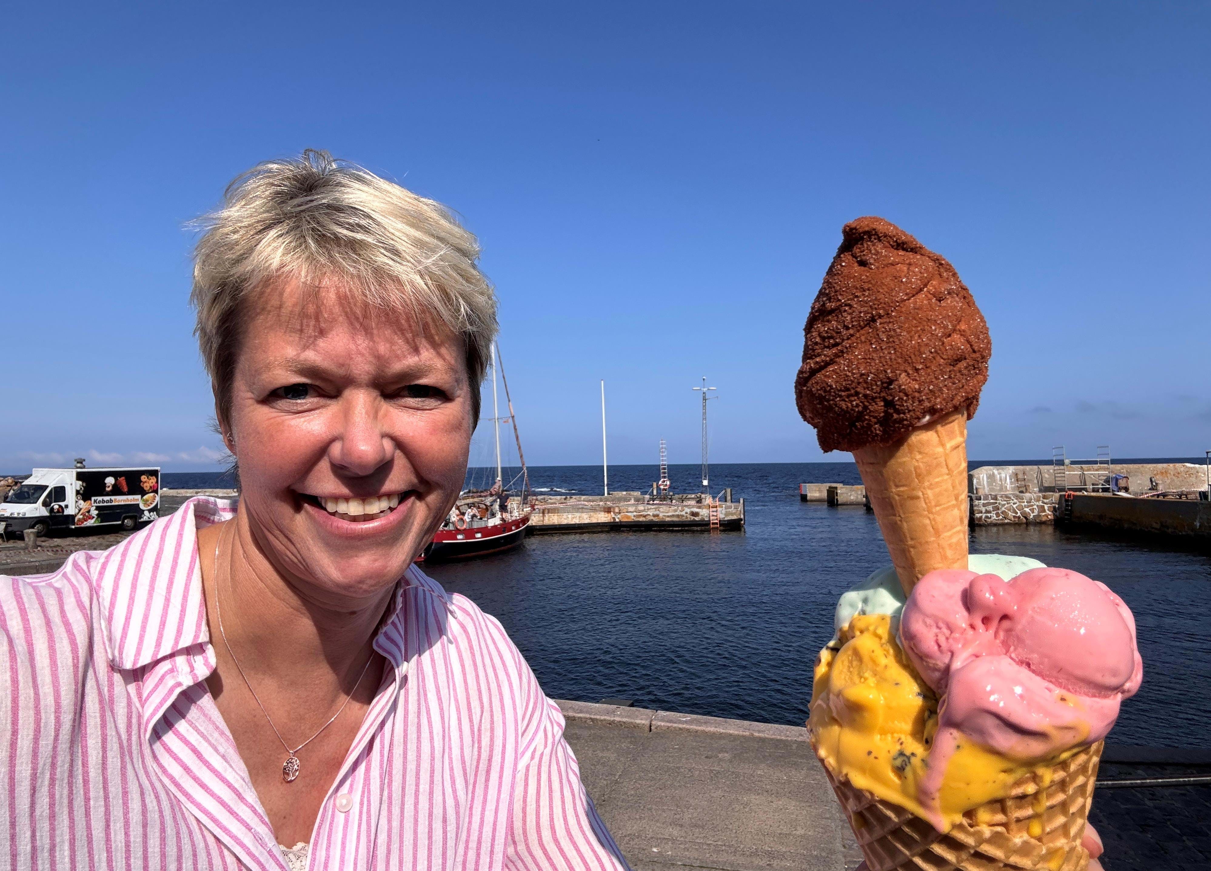 Danmark Bornholm Rundt Anne Vibeke Elsker Is Krølle Bølle 2025 Foto Anne Vibeke Rejser (4) (1)
